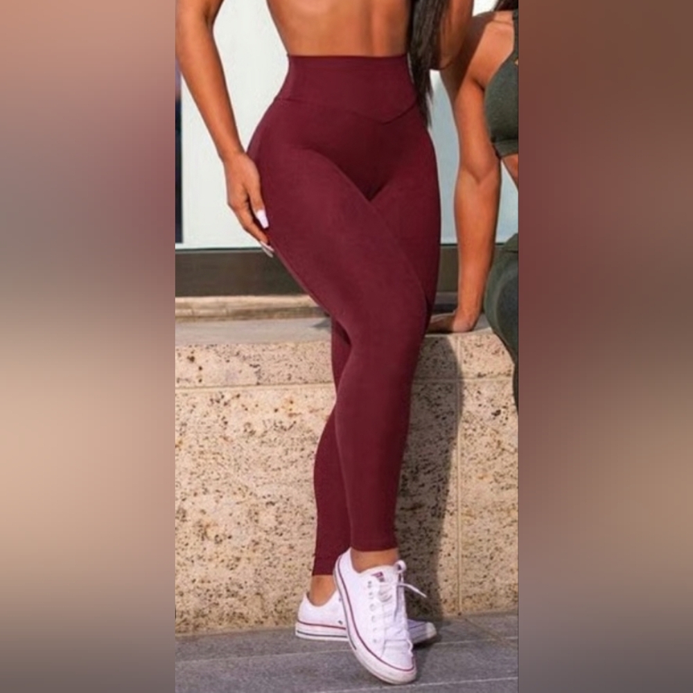 Bombshell Sportswear Sculpt Leggings Black Cherry Size M